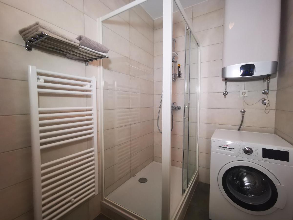 Ambassador Apartment زادار المظهر الخارجي الصورة