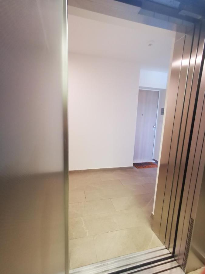 Ambassador Apartment زادار المظهر الخارجي الصورة